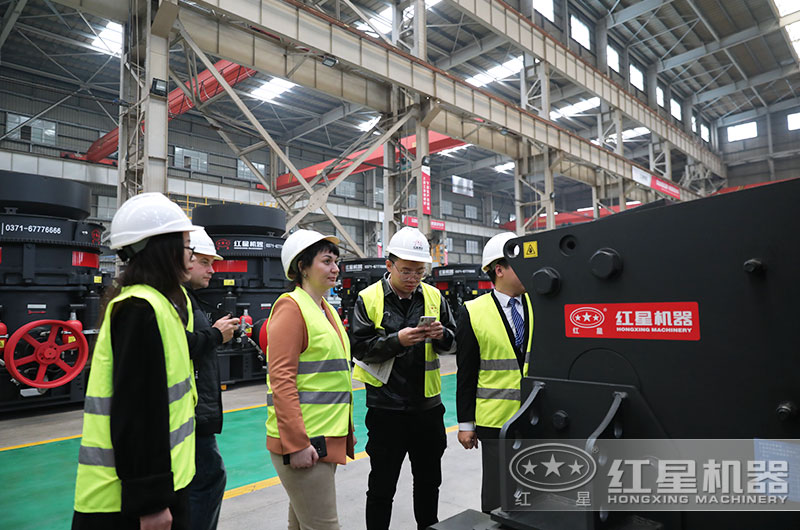 客户来厂考察破碎机半岛网页版,半岛（中国）官方
